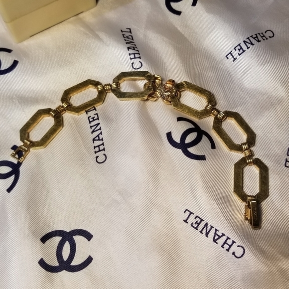 LANVIN Deco Red Crystal Bracelet ~ Vintage - Picture 7 of 8